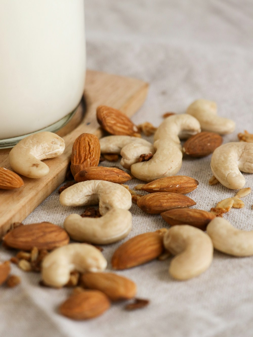 Raw and roasted cashews